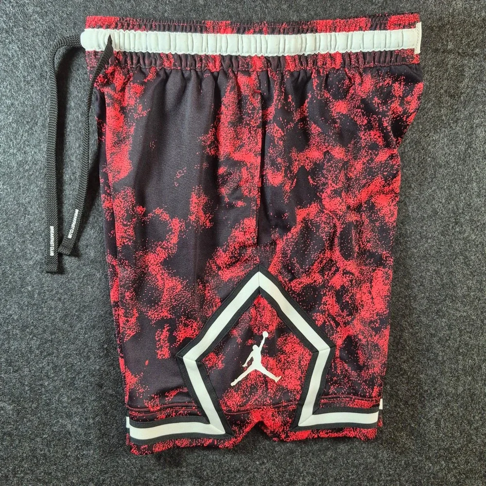 Jordan Mens Breakfast Club Camo Basketball Shorts Red Black Reflective Medium